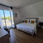 La Cassinne Independantes 住宿加早餐酒店 Montebourg