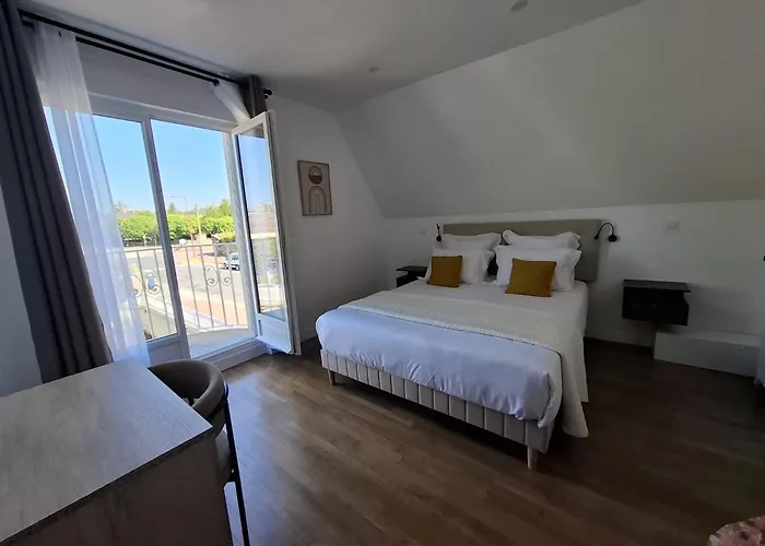 La Cassinne Independantes Bed & Breakfast Montebourg