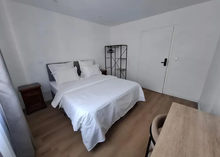 La Cassinne Independantes Bed & Breakfast Montebourg