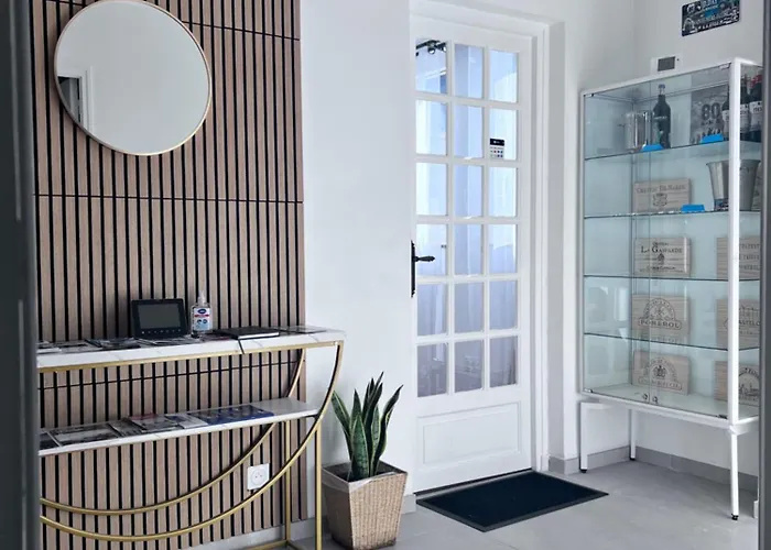 La Cassinne Independantes Bed & Breakfast *